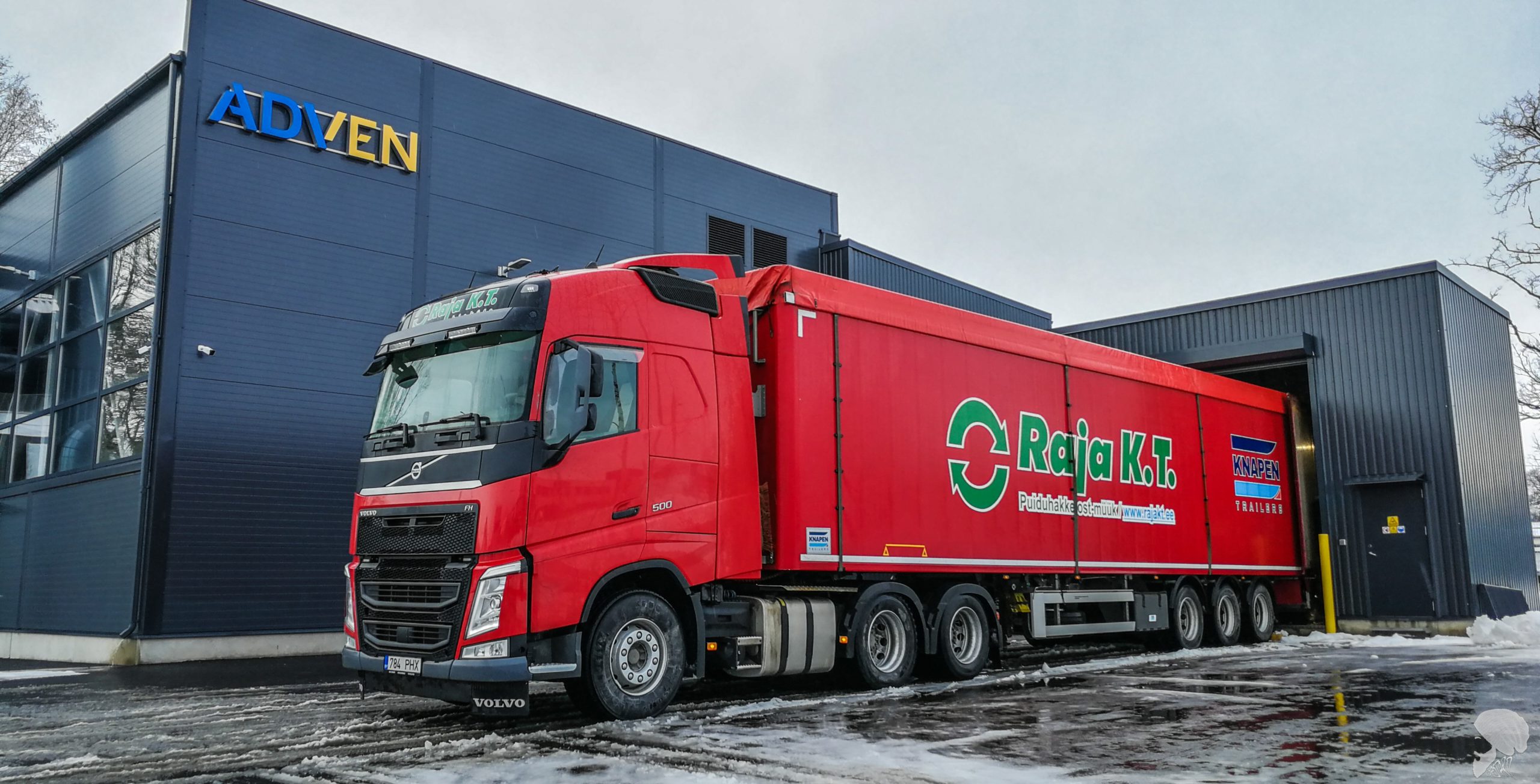 Volvo rekka Knapen traileriga